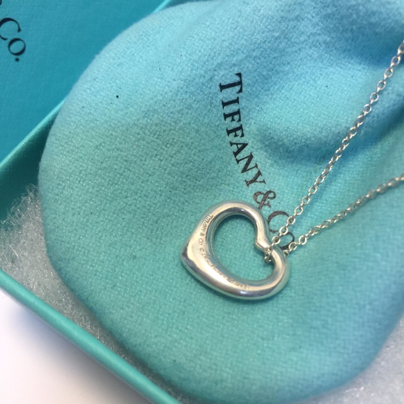 🛑SOLD🛑Tiffany & Co Elsa Peretti Heart Necklace - Picture 4 of 5